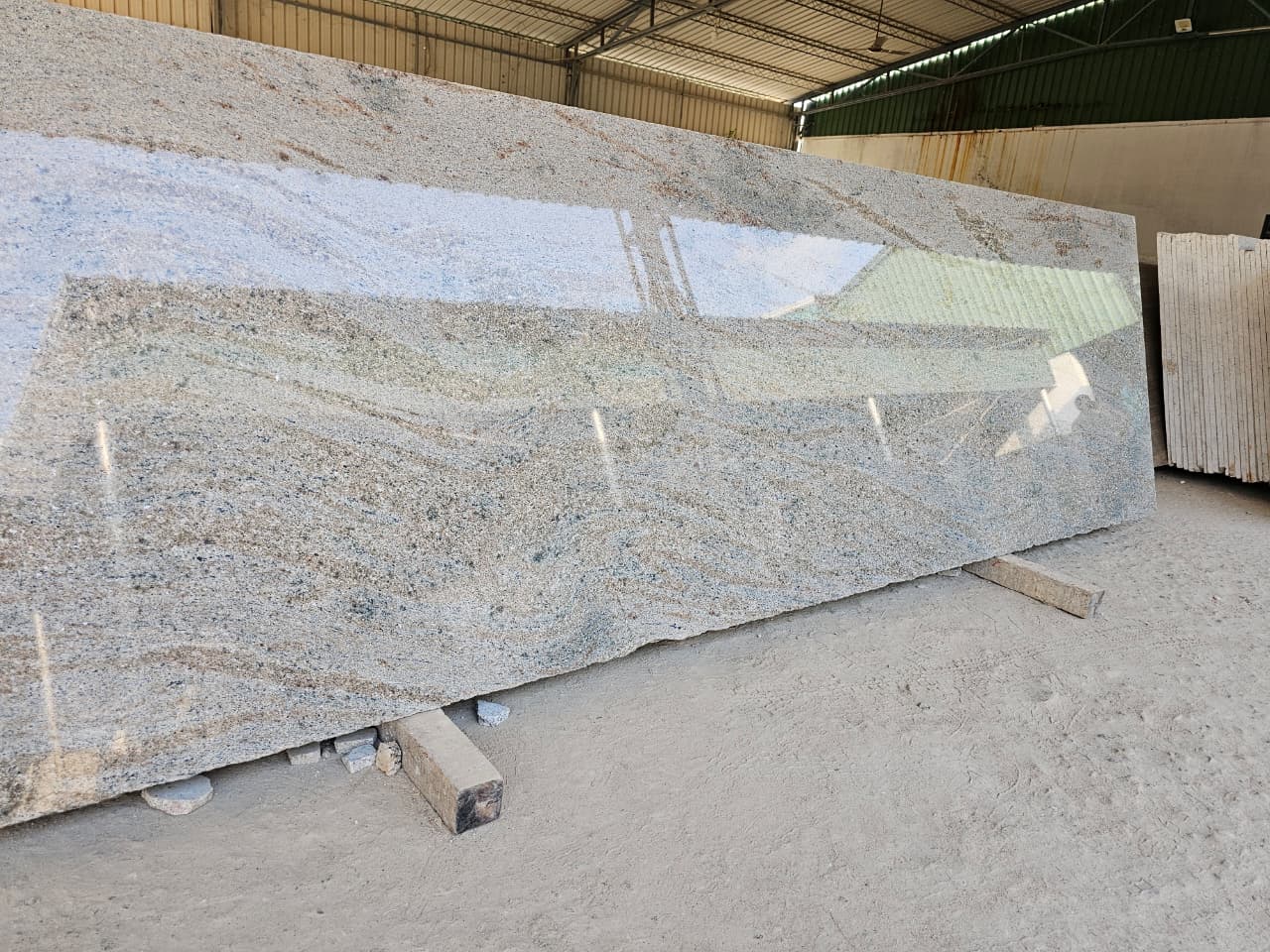 Ghibli Ivory granite